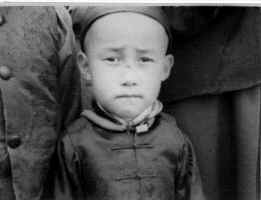 Teh Wang's son.JPG (47334 bytes)
