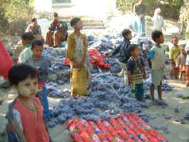 Myanmar 4 018.jpg (68490 bytes)