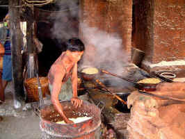 bean_fryer.JPG (62041 bytes)