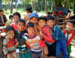 school_children.JPG (70279 bytes)