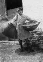 eirian with basket12.JPG (67338 bytes)